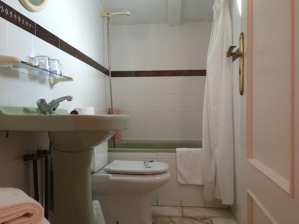 Hotel Hermanos Macias Ронда Стая снимка